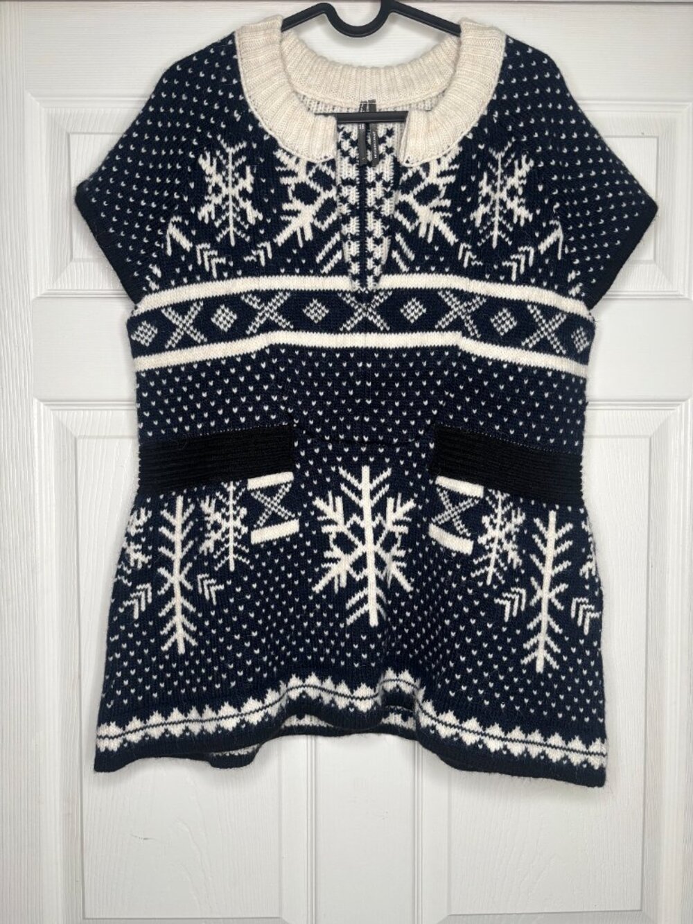 ANTHROPOLOGIE MOCK NECK SHORT SLEEVE PEPLUM NORDIC SWEATER TOP BLUE-CREAM SZ L